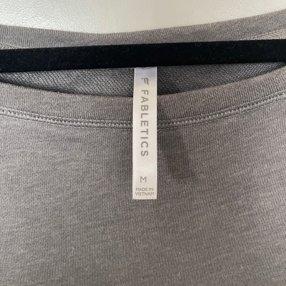 Fabletics- Maddie Ziegler pullover - Picture 8 of 11